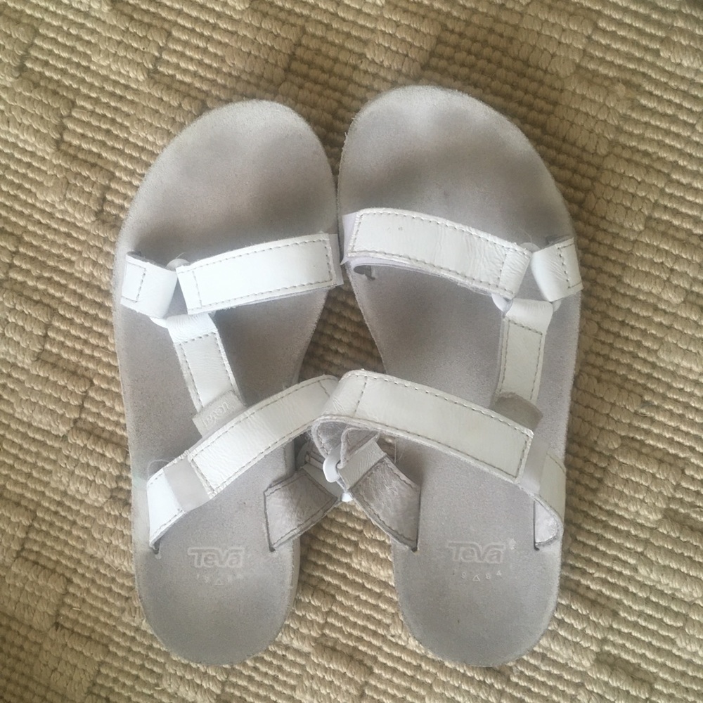 White universal slide slip on sandals size 6